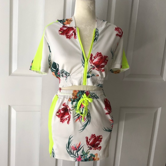 GlamSport Tropical Print Skirt Set - Picture 5 of 8